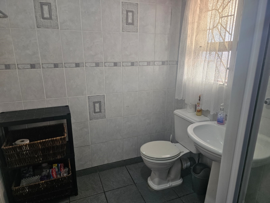 4 Bedroom Property for Sale in Braelyn Eastern Cape
